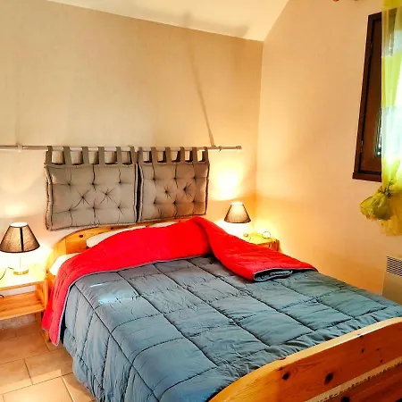 Riviere & 4 Etoiles En Auvergne - Cantal Emotions - Auvergne