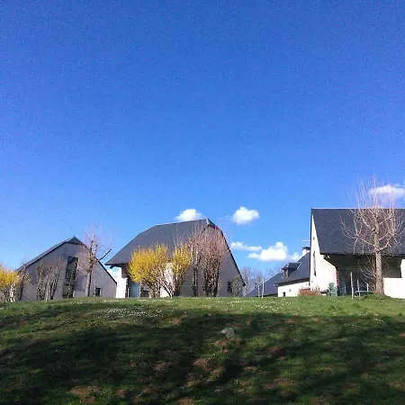 Riviere & 4 Etoiles En Auvergne - Cantal Auvergne - & Riom Pr בית נופש