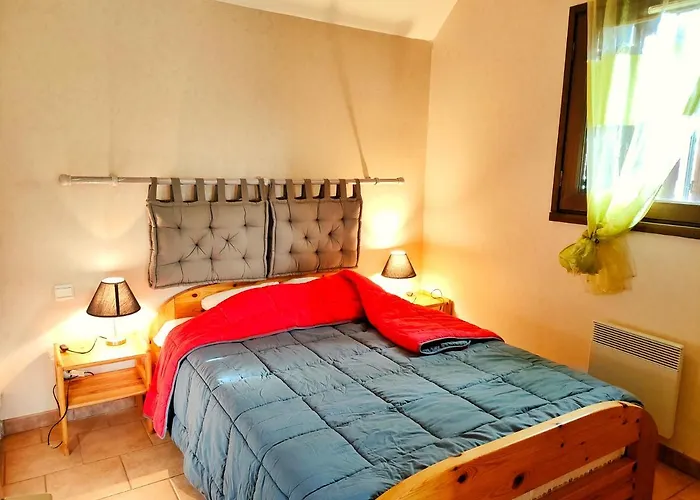 Riviere & 4 Etoiles En Auvergne - Cantal Auvergne - & Riom Pr