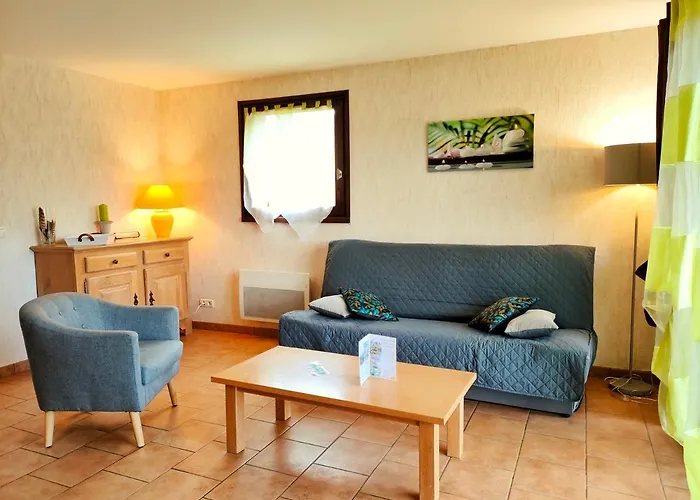 Riviere & 4 Etoiles En Auvergne - Cantal Auvergne - & Riom Pr Valette