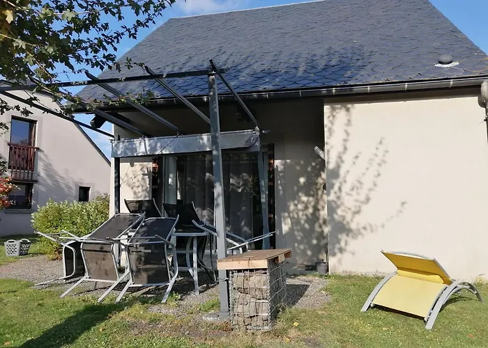 Дом отдыха Riviere & 4 Etoiles En Auvergne - Cantal Auvergne - & Riom Pr *