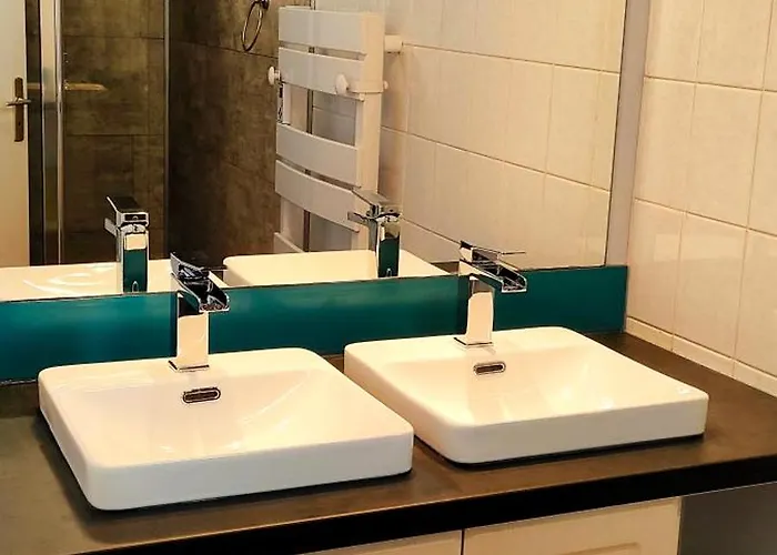 Riviere & 4 Etoiles En Auvergne - Cantal Auvergne - & Riom Pr * Valette