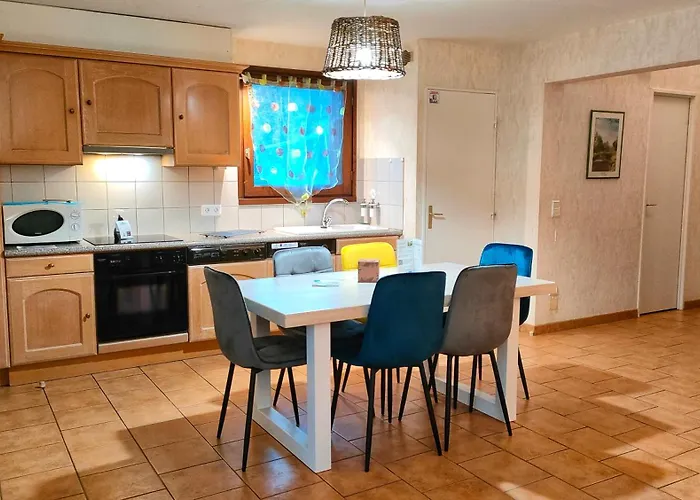 Дом отдыха Riviere & 4 Etoiles En Auvergne - Cantal Auvergne - & Riom Pr