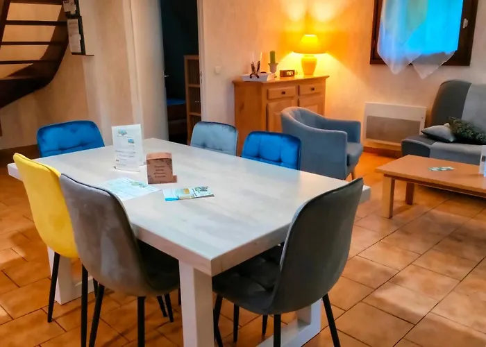 Riviere & 4 Etoiles En Auvergne - Cantal Auvergne - & Riom Pr Дом отдыха