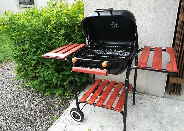 Дом отдыха Riviere & 4 Etoiles En Auvergne - Cantal Auvergne - & Riom Pr