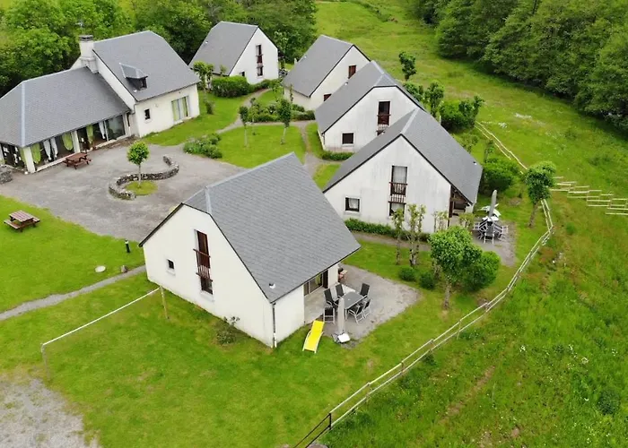 Riviere & 4 Etoiles En Auvergne - Cantal Auvergne - & Riom Pr